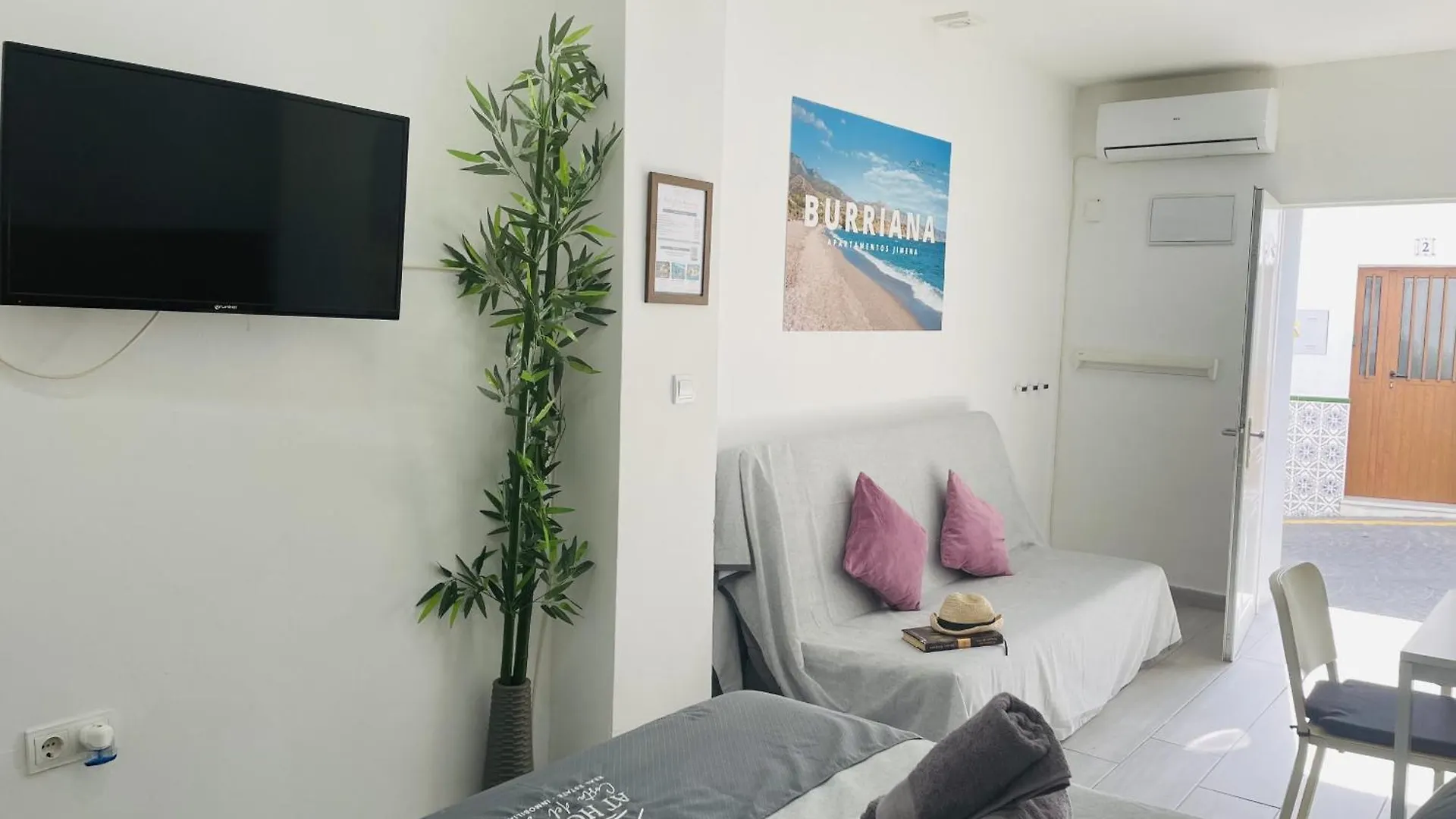 Estudio Jimena Burriana En El Centro De Nerja Apartment