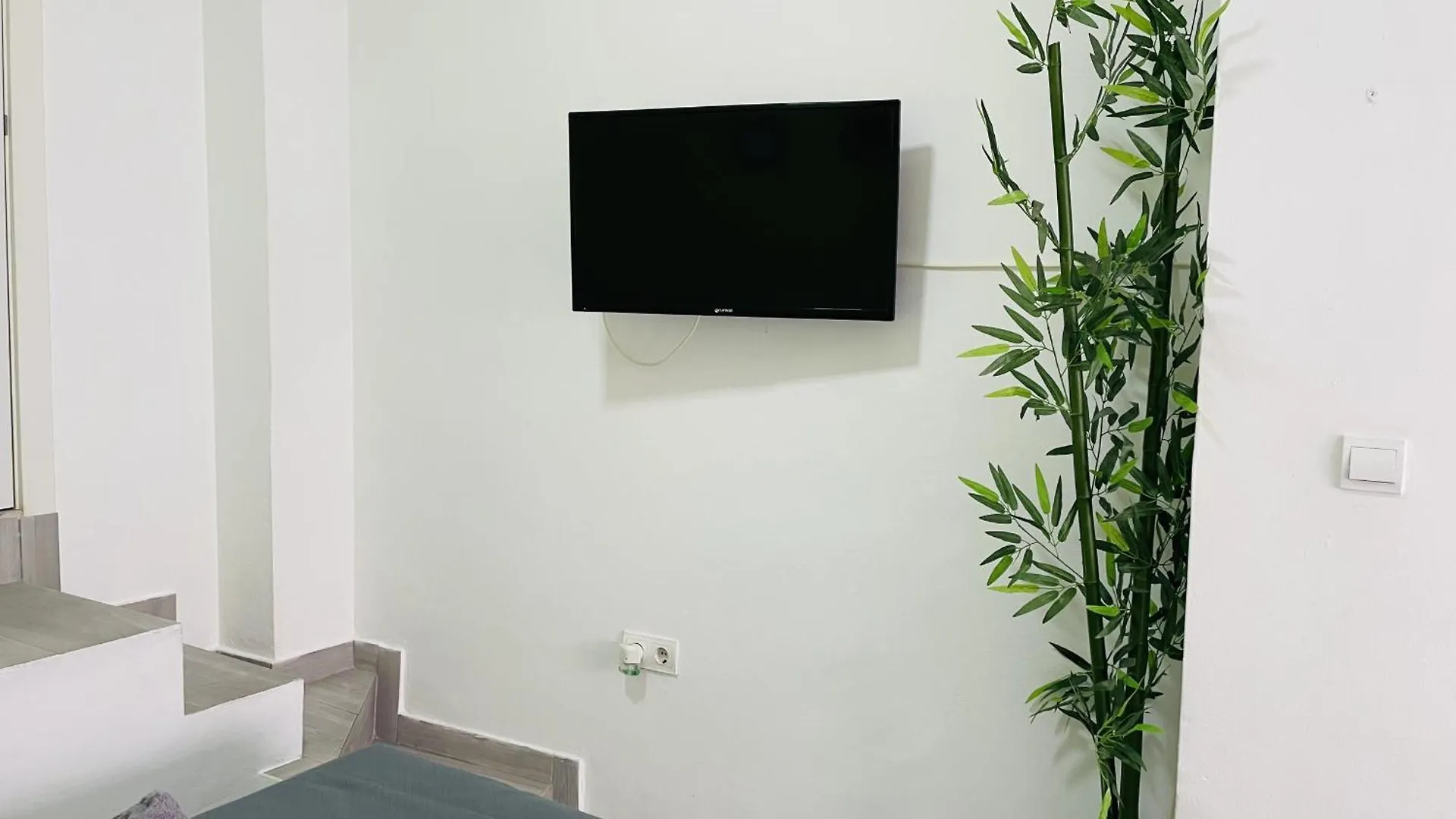 Estudio Jimena Burriana En El Centro De Nerja Apartamento