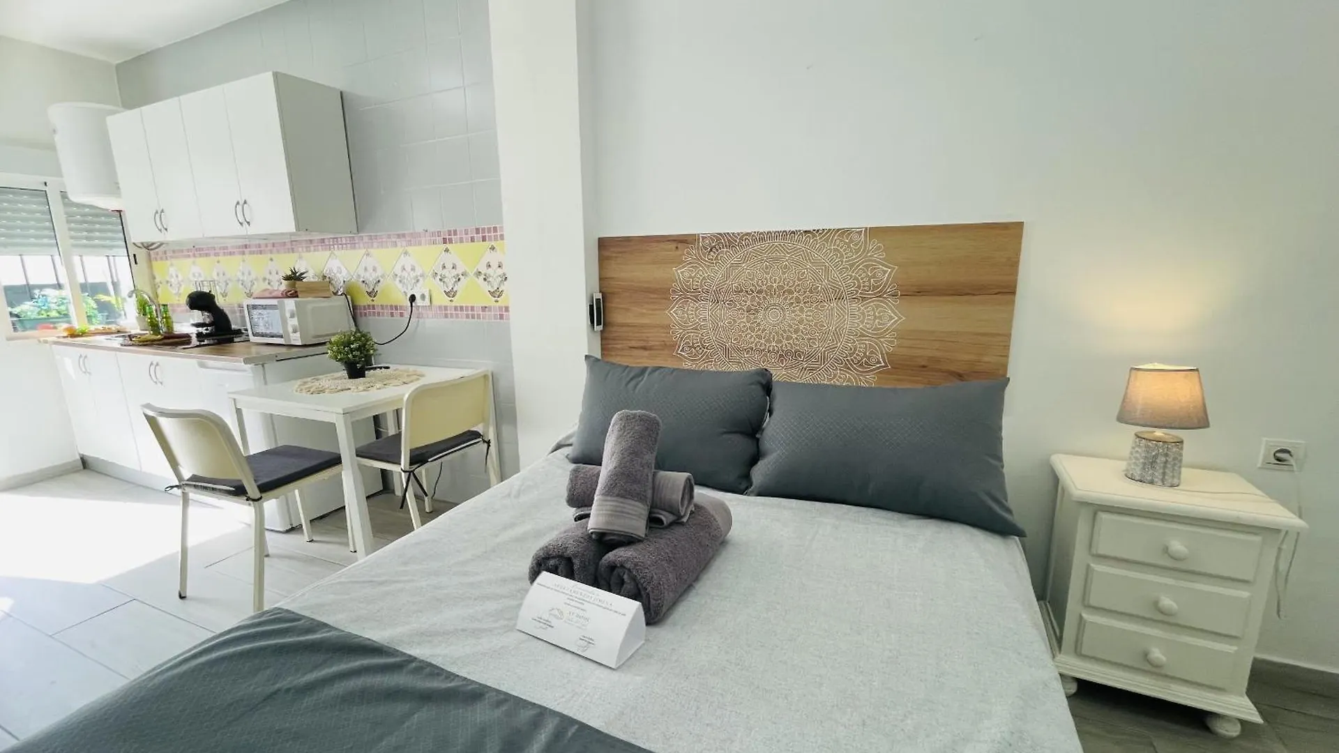 Estudio Jimena Burriana En El Centro De Nerja Apartamento