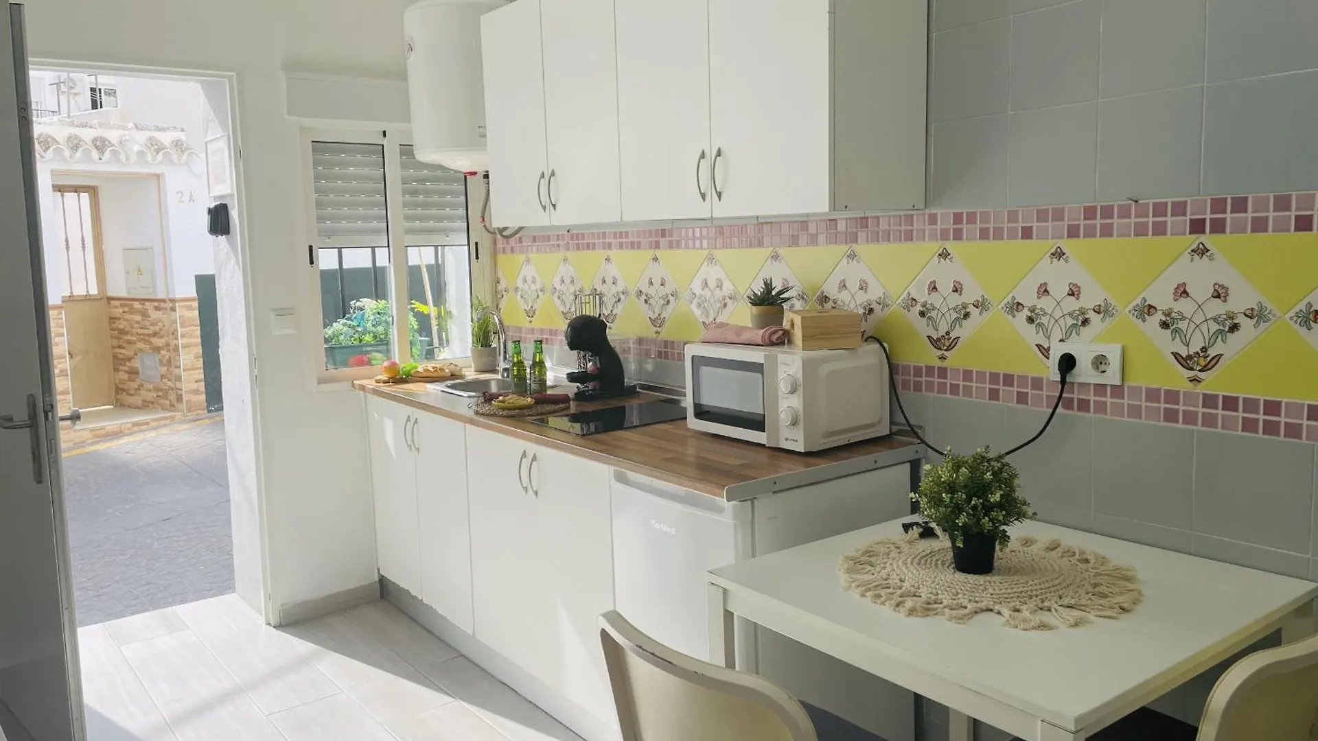 Estudio Jimena Burriana En El Centro De Nerja Apartamento