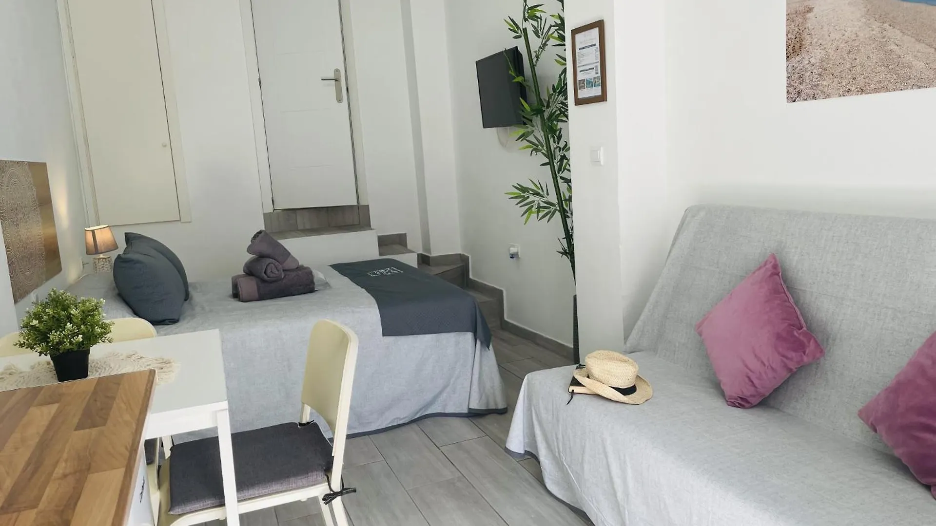 Estudio Jimena Burriana En El Centro De Nerja España