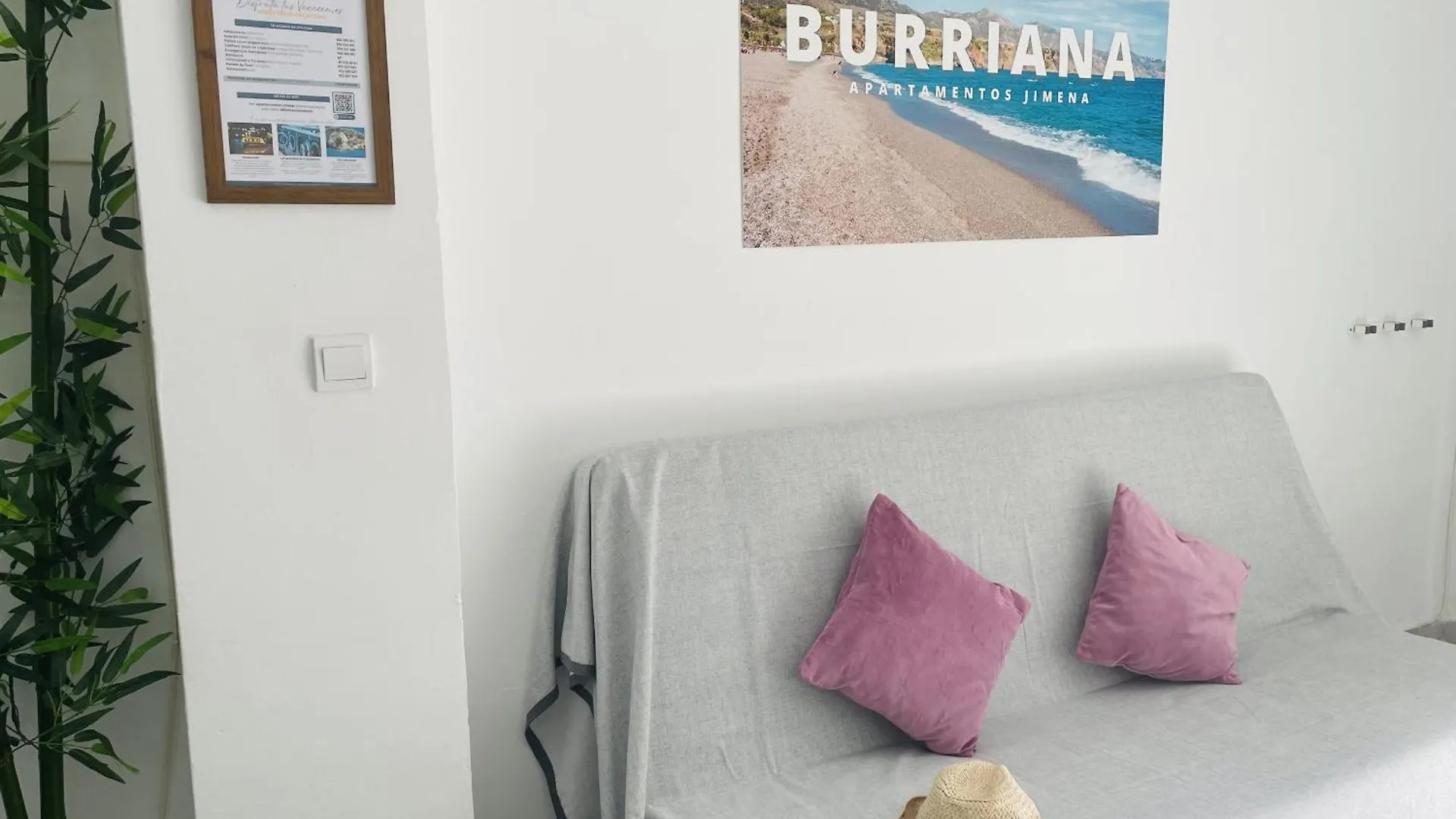 Estudio Jimena Burriana En El Centro De Nerja 0*,  Spain