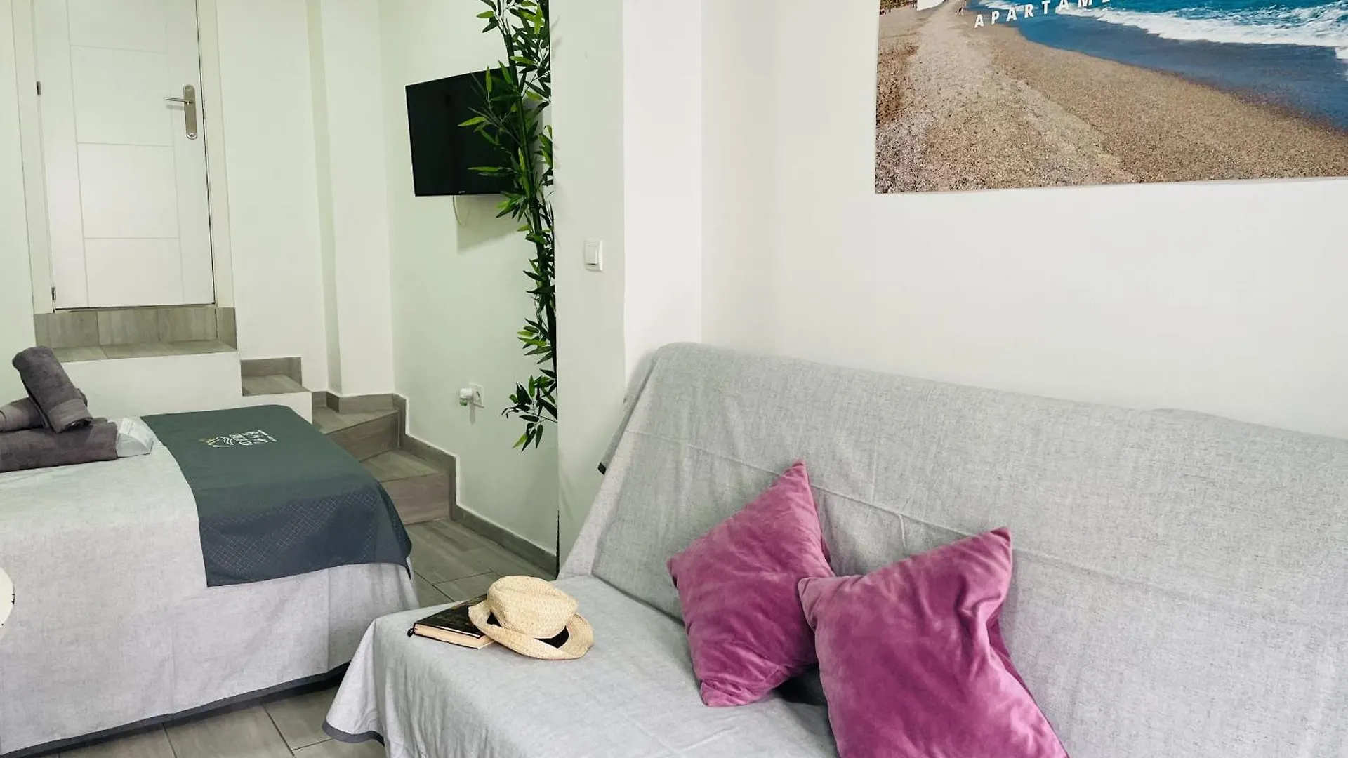 Estudio Jimena Burriana En El Centro De Nerja Apartment